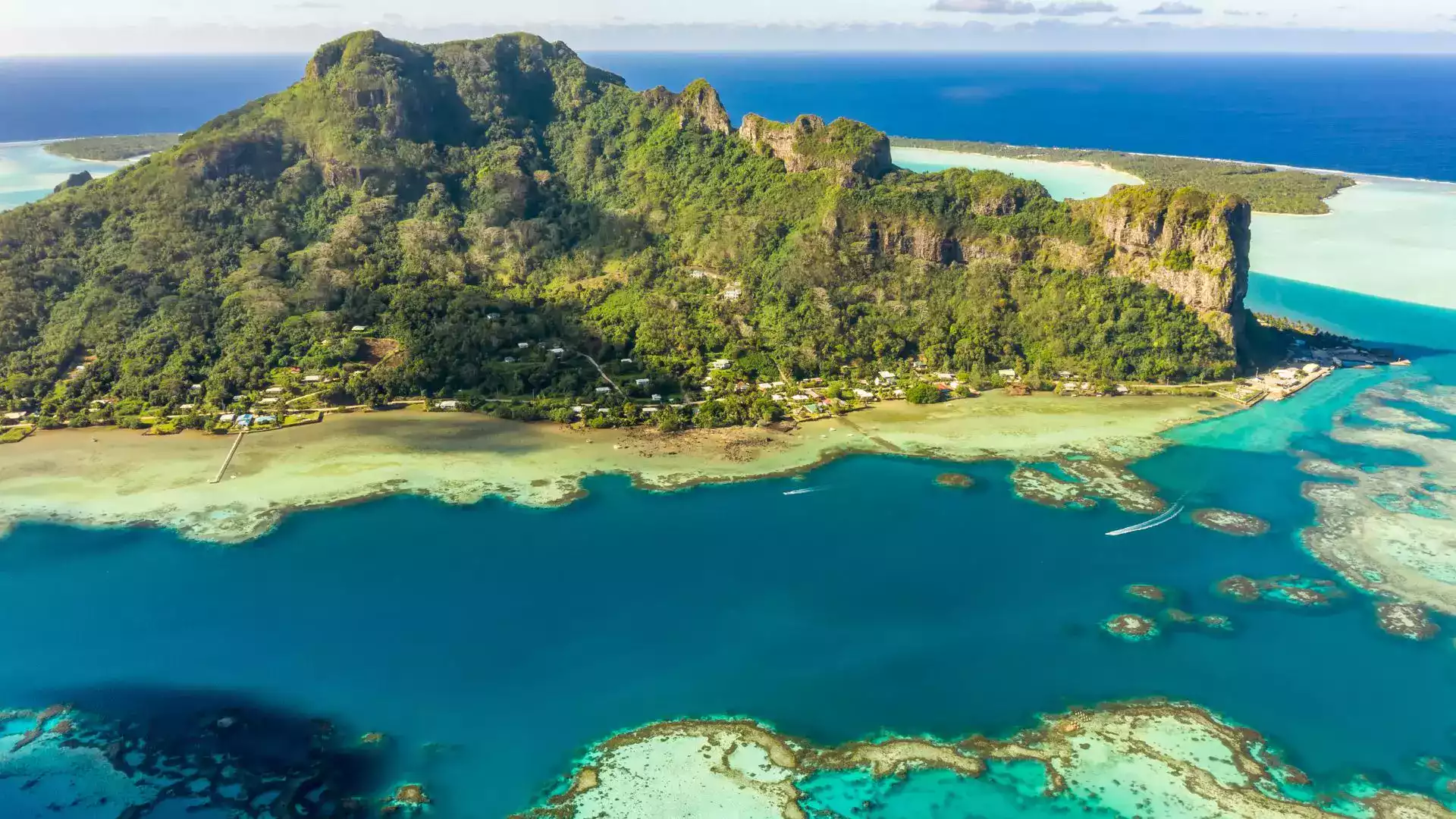 Maupiti lagoon manta rays paradise French Polynesia
