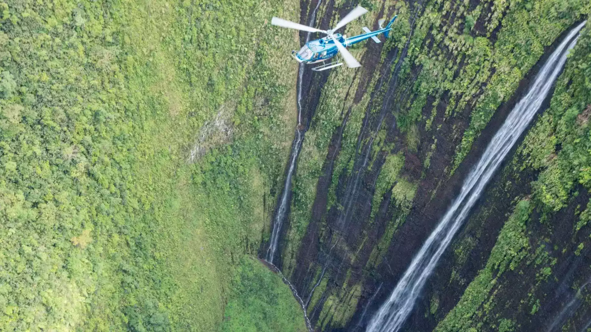 Vol helicoptere Tahiti survol lagon montagnes Polynesie francaise
