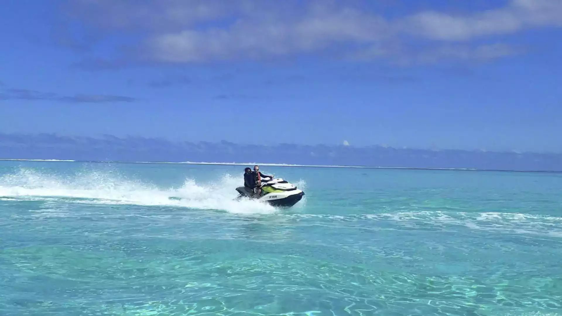 Jet ski Moorea baies Cook Opunohu