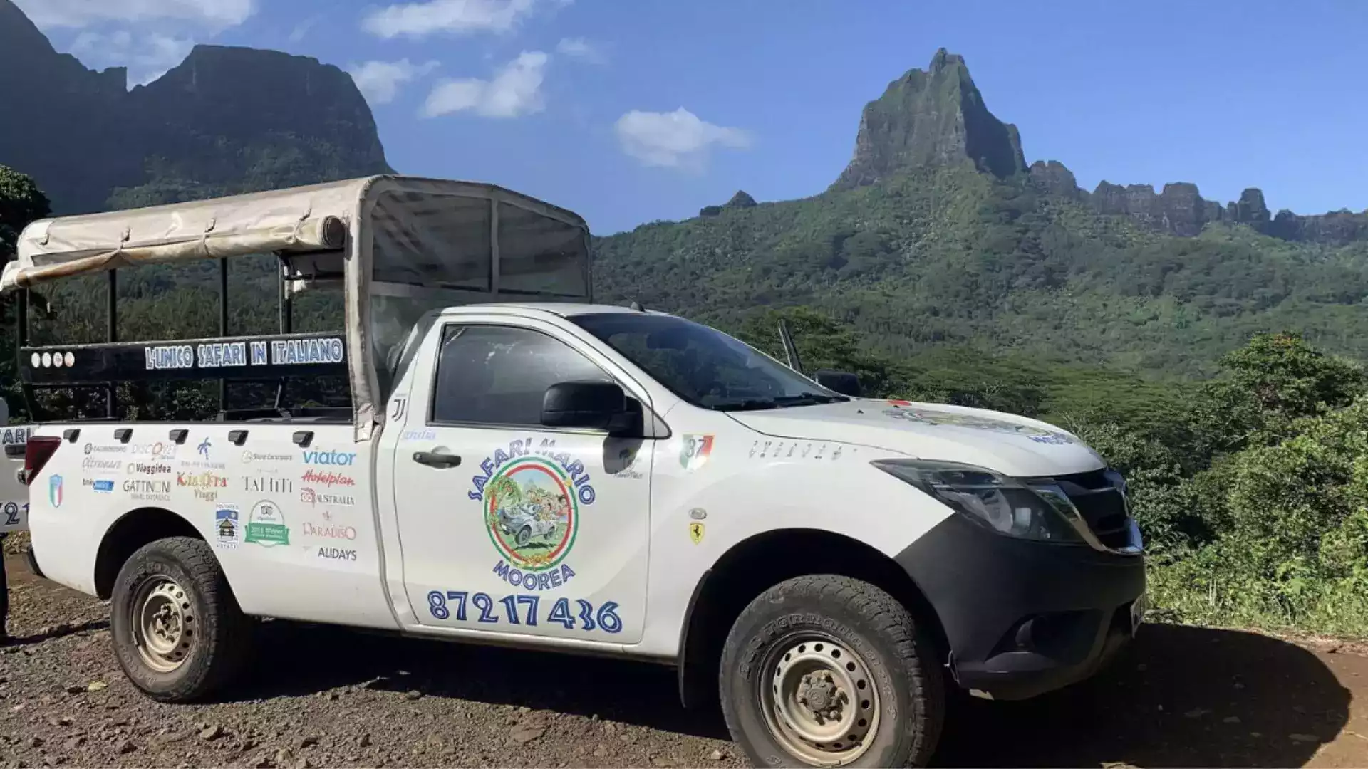 Safari Mario Moorea 4x4 island tour guide viewpoint French Polynesia