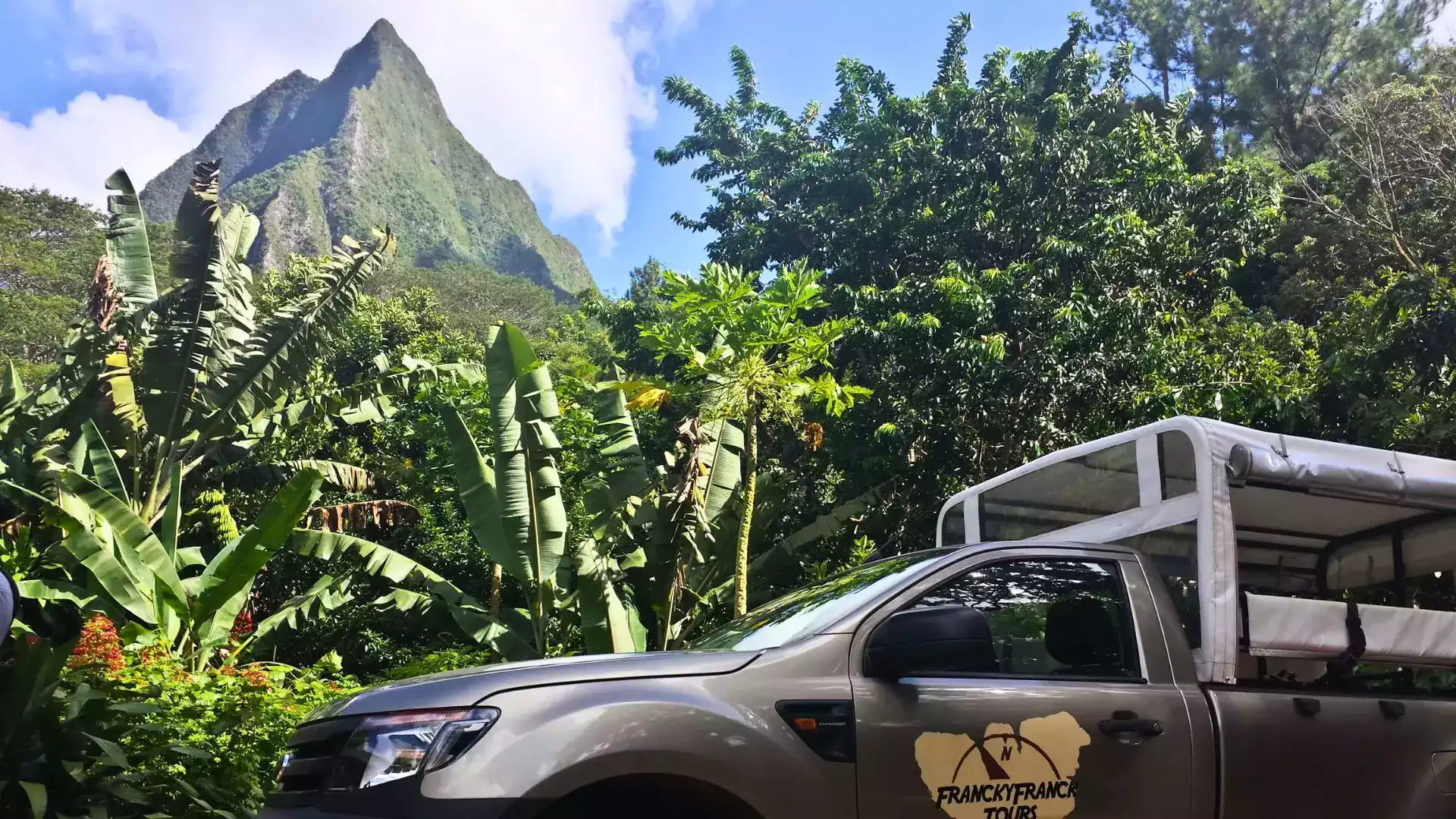 FranckyFranck Tours Moorea 4x4 safari open vehicle French Polynesia