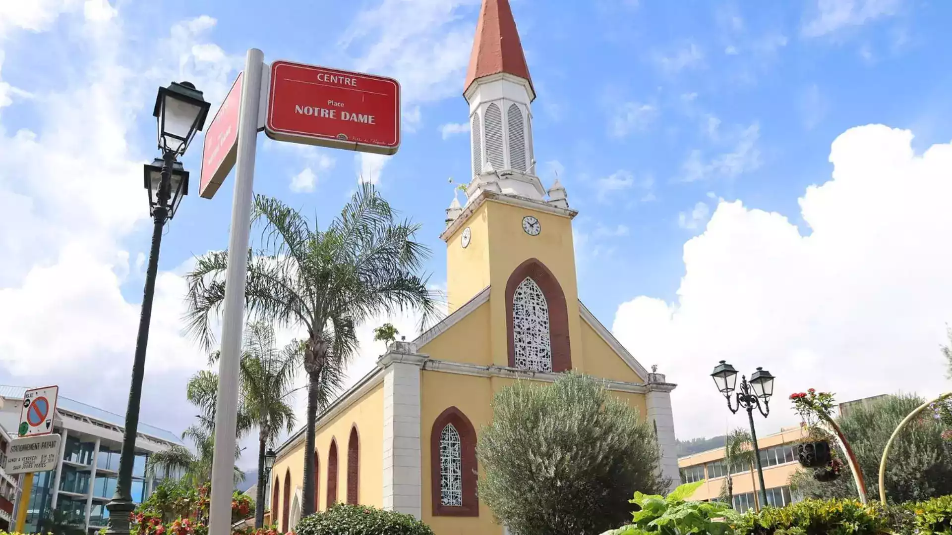 Église Notre-Dame de Papeete Polynésie française institutions statut COM