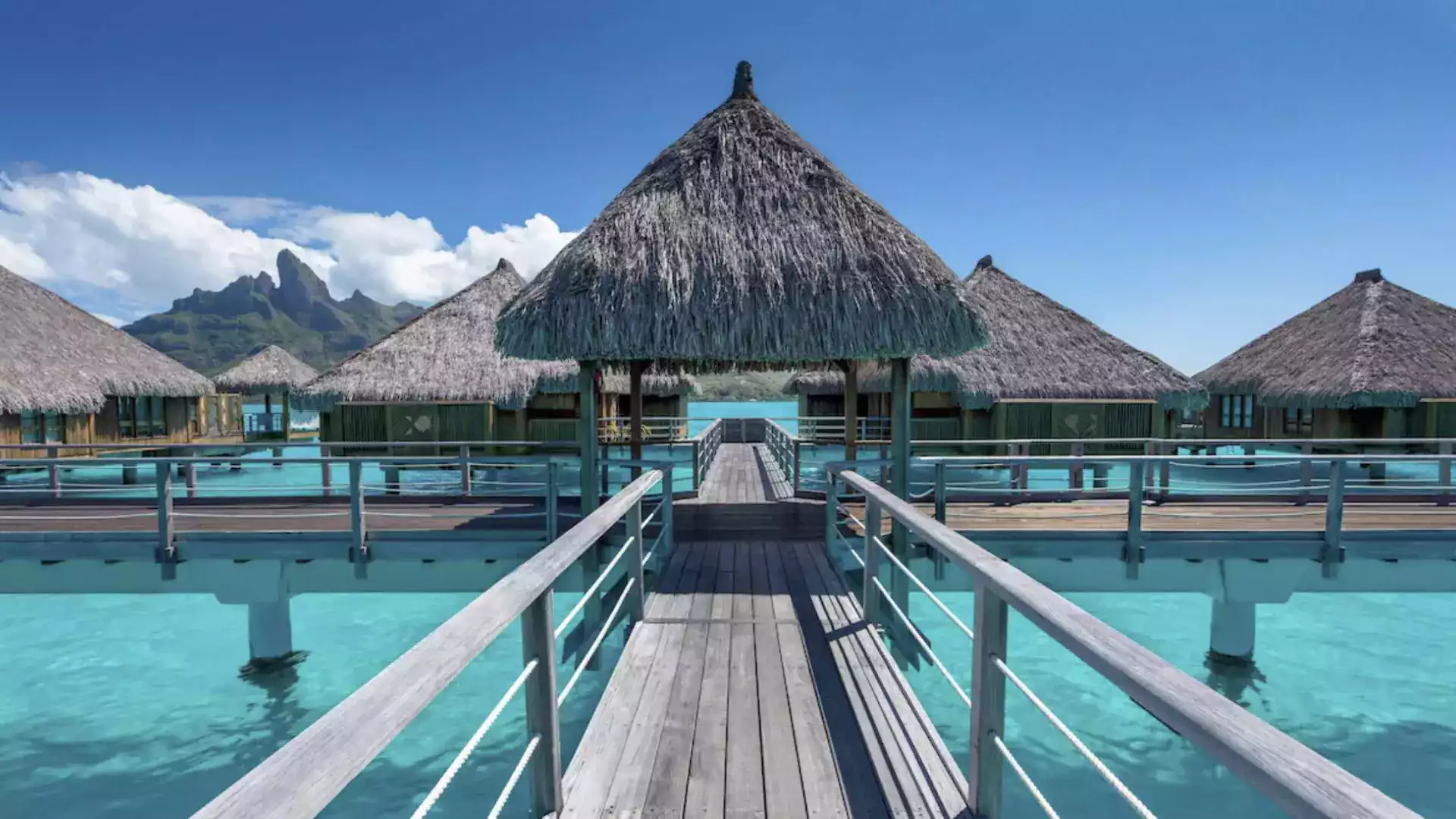 St Regis Bora Bora resort bungalow Polinesia Francese