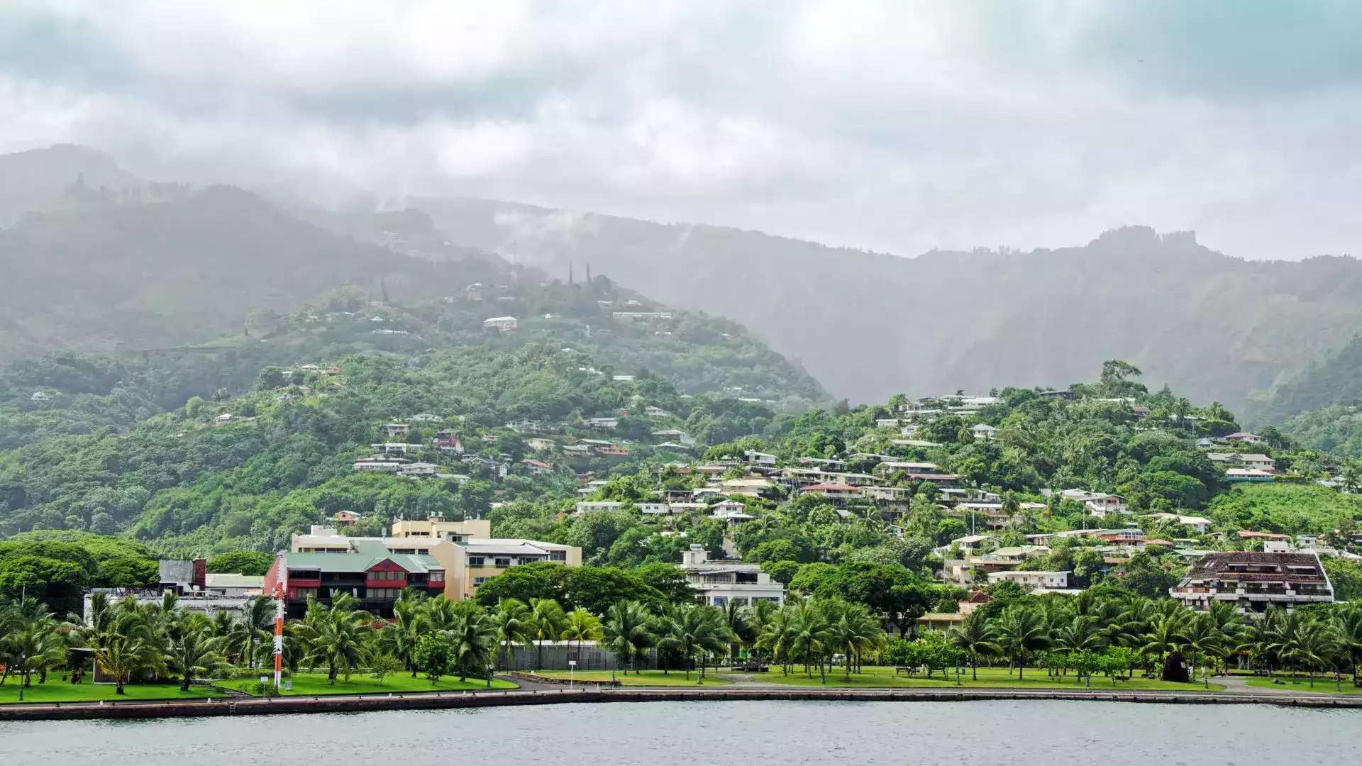 Papeete Tahiti marche front de mer Polynesie francaise