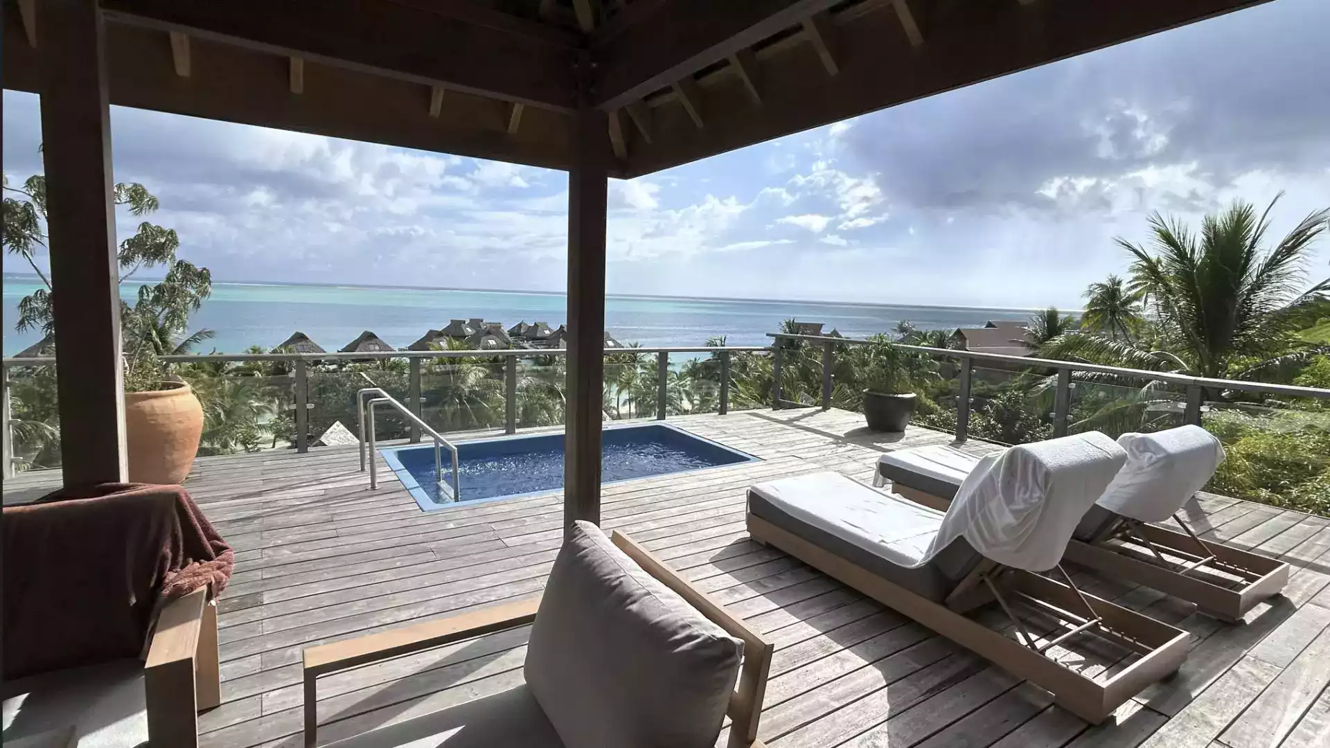 Conrad Bora Bora bungalow pilotis terrasse lagon lune de miel