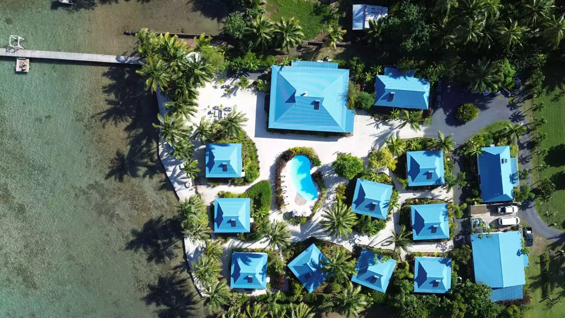 Opoa Hotel Raiatea bungalow over the sea French Polynesia