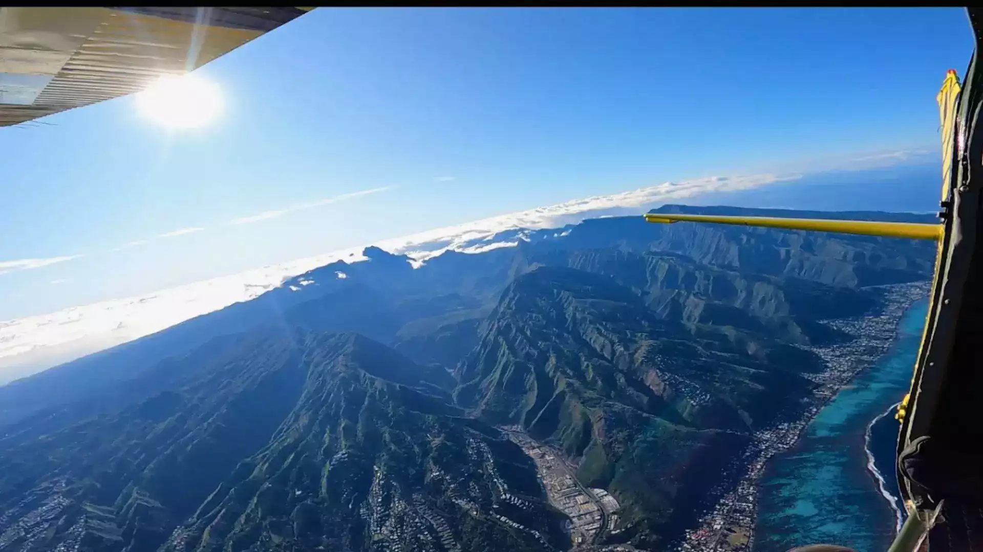 Saut parachute Tahiti vue lagon Polynesie francaise skydive