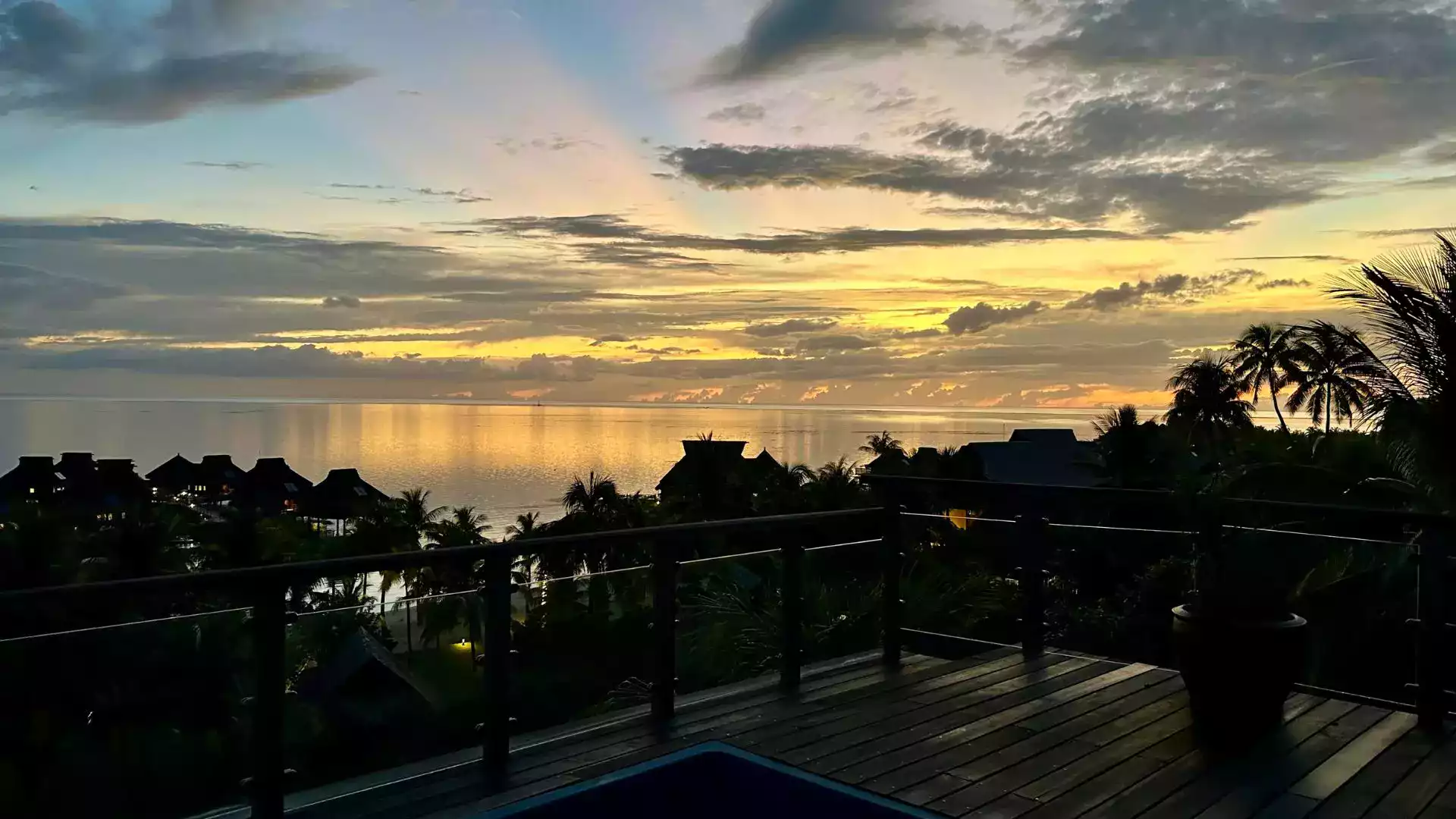 Conrad Bora Bora Nui coucher de soleil lagon Polynésie française