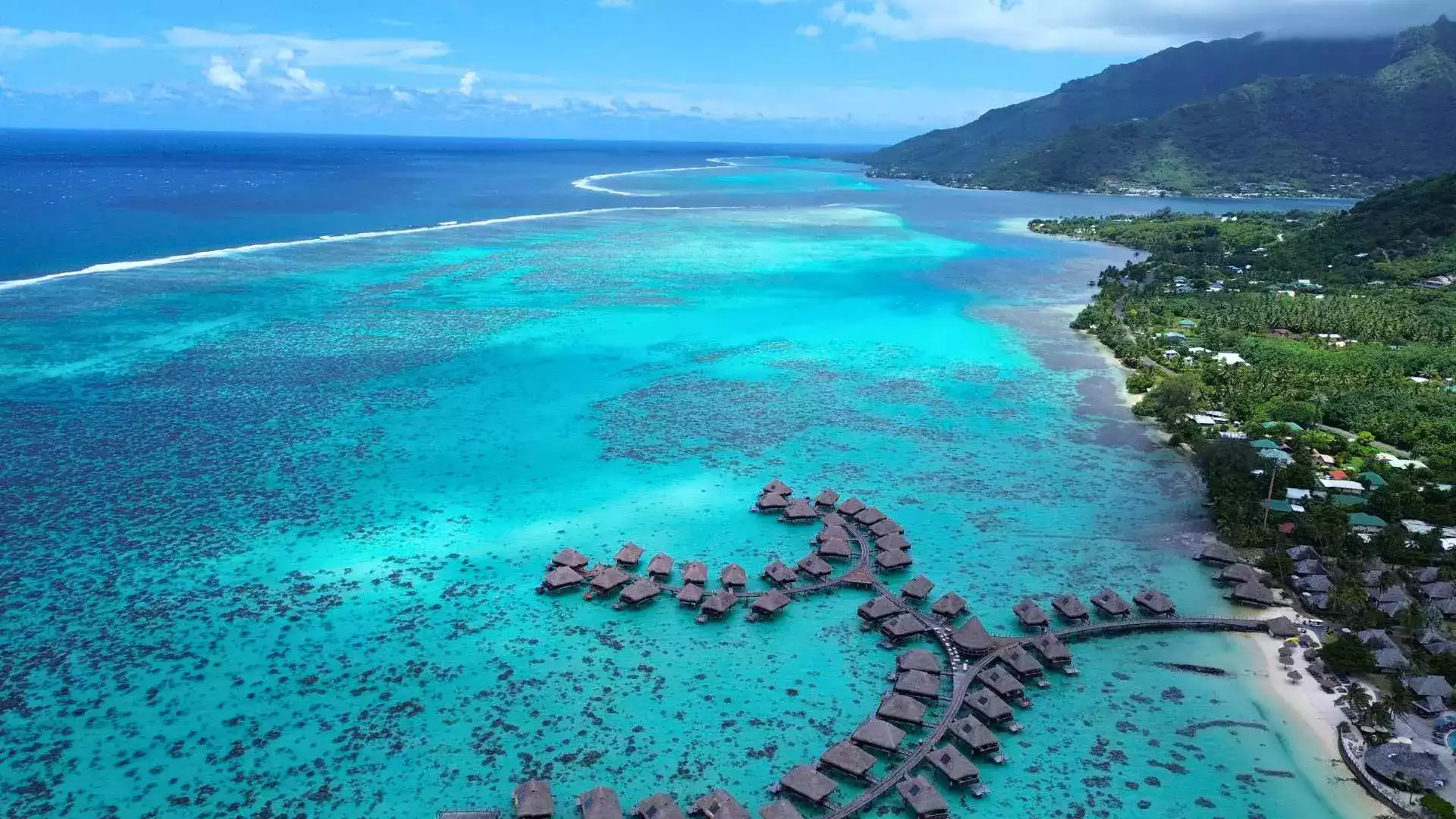 Hilton Moorea Lagoon Resort — bungalows overwater sur le lagon de Moorea