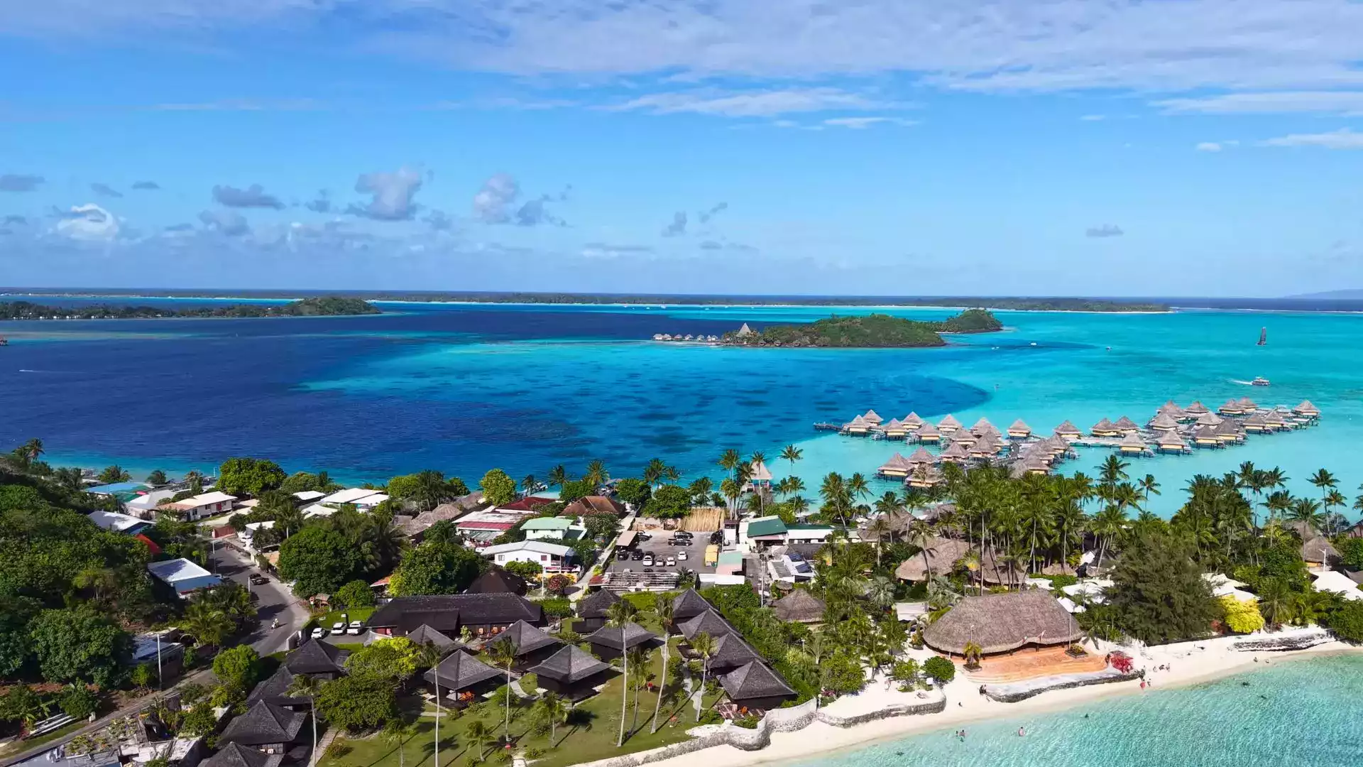 Lagon de Bora Bora bungalows sur pilotis