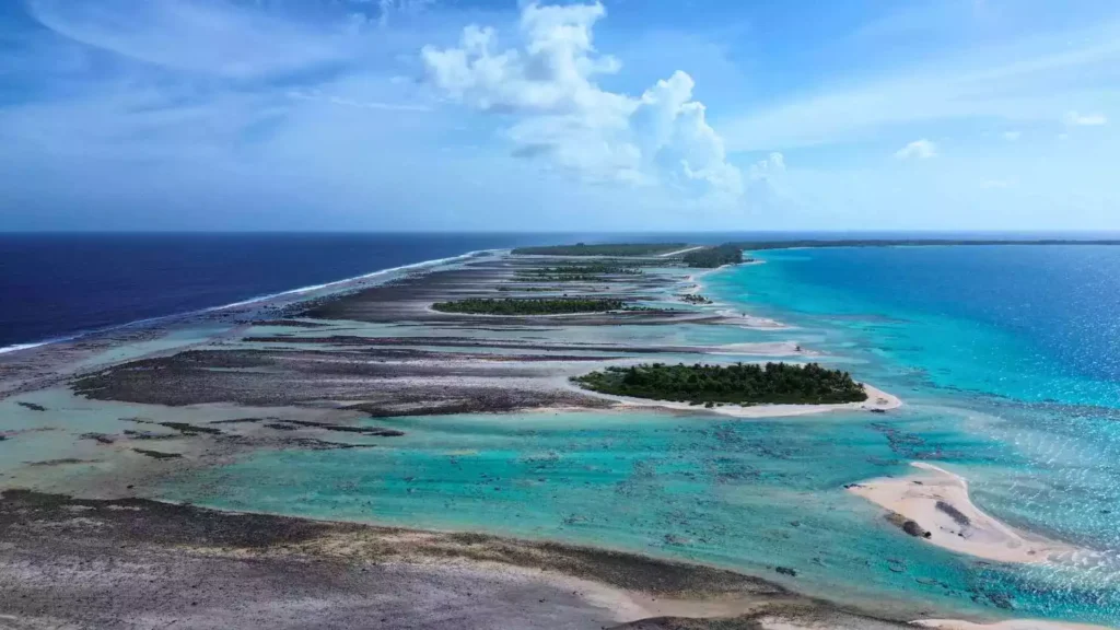 Village Tuherahera Tikehau Tuamotu maisons cocotiers