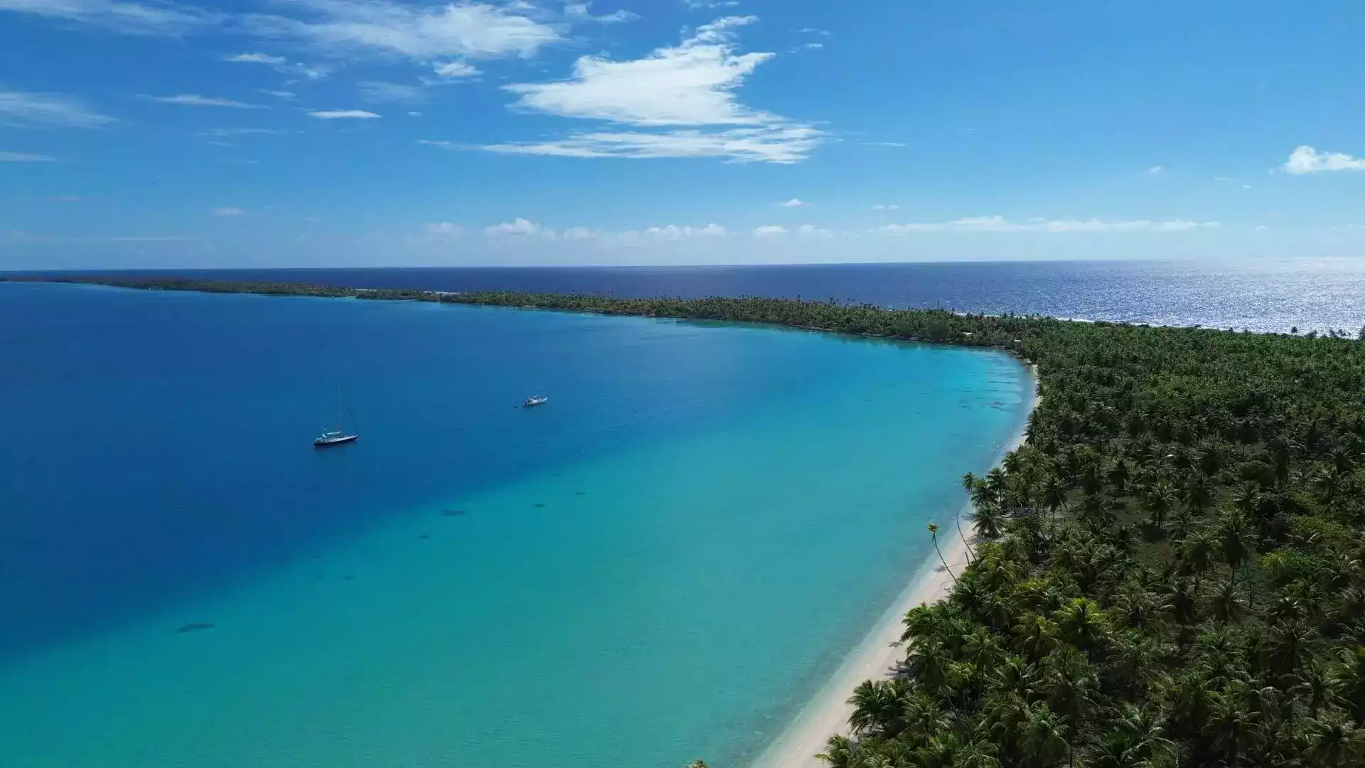 Motu lunch South Pass Fakarava Tetamanu Tuamotu