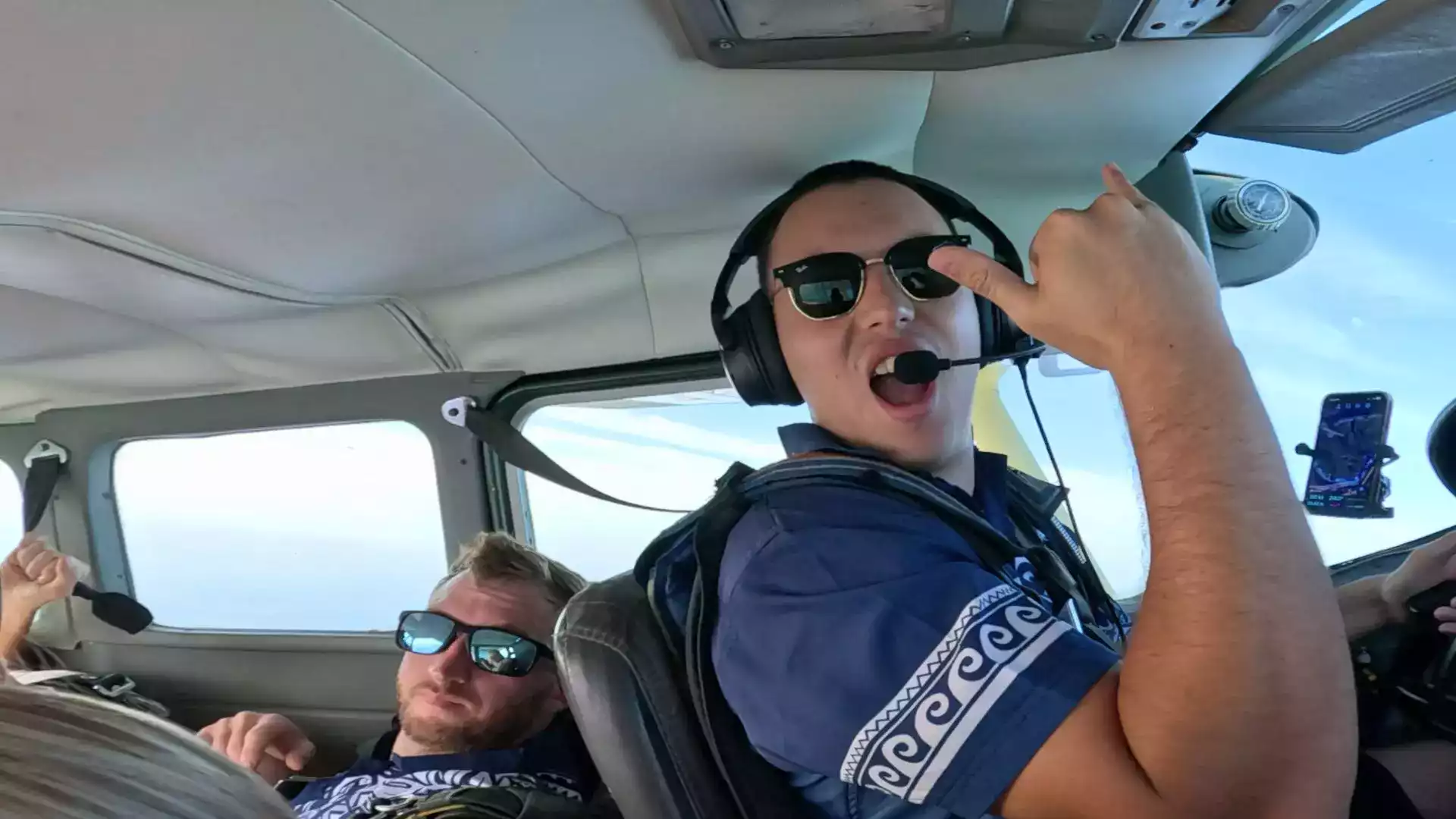 Pilote instructeur saut en parachute tandem Polynésie française Skydive Tahiti — Tahiti Parachutisme