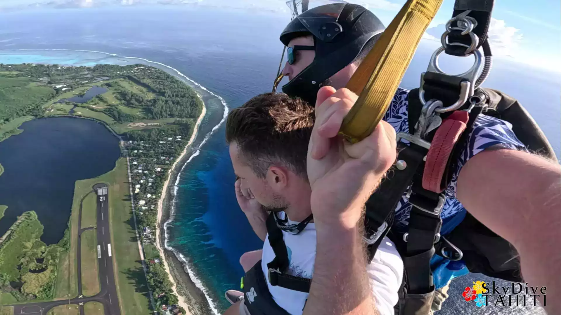Saut en parachute tandem Polynésie française vue lagon